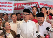 Bro Ron Tak Masalah Berebut Kursi Calon Ketum PSI dengan Jokowi