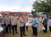 Peringati HUT Bhayangkara ke-79, Polres Sijunjung Bagi-bagi Sembako