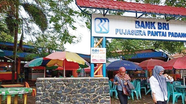 Perdana, Pentas Seni Budaya Minang di Pantai Padang, SDN 31 dan SMPN 8 Siap Hibur Pengunjung 1 PENTAS SENI BUDAYA— Mulai Sabtu (14/6) ini, Pemko Padang bakal menghelat Pentas Seni Budaya Minang di Pantai Padang setiap akhir pekan. Dua sekolah bakal tampil Sabtu malam ini, yakni SDN 31 Jati Tanah Tinggi dan SMPN 8.