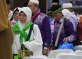 Suasana Haru dan Bahagia Selimuti Kedatangan Jemaah Haji Kloter 8 11 Suasana Haru dan Bahagia Selimuti Kedatangan Jemaah Haji Kloter 8