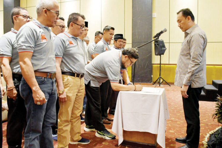 Wabup Agam Kukuhkan Pengurus Perwana Periode 2025