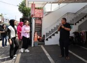 Nafa Urbach dan Cindy Monica Kunjungi Pariaman