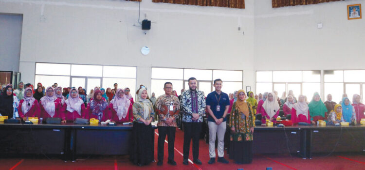 DISKUSI PROGRAM JKN— Wali Kota Padang Fadly Amran membuka Sosialisasi dan Diskusi Offline Program Jaminan Kesehatan Nasional (JKN) yang digelar BPJS Kesehatan Cabang Padang di Ruang Bagindo Aziz Chan, Balai Kota Padang, Aie Pacah, Kamis (12/6).