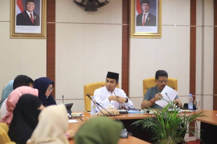 Wali Kota Solok Lanjutkan Rapat Percepatan Pembangunan Bersama OPD 1 PIMPIN—Wali Kota Ramadhani memimpin langsung pertemuan lanjutan bersama jajaran OPD .