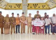 3.665 Siswa Siswi SD dan SMP Terima Beasiswa Pendidikan