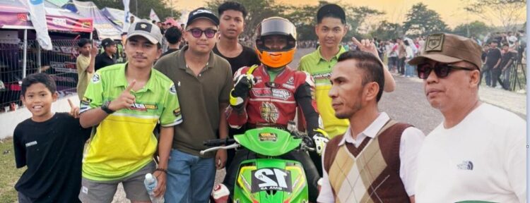 Tim Balap Binaan Wako Hendri Arnis “LSM23PARTSHOP”, Sapu Bersih Juara Umum Open di Sawahlunto Maju Manang Race 2025 1 TAMPIL MEMUKAU— Pembalap asal Kota Padang Panjang, LSM23PARTSHOP, tampil menggila dalam ajang
Sawahlunto Maju Manang Race 2025.