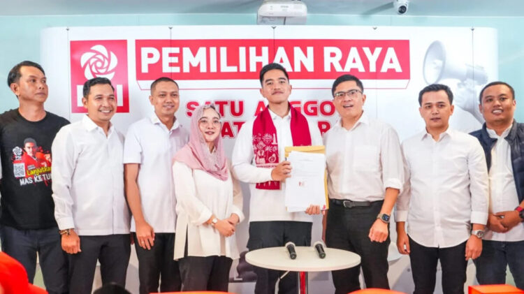 Maju Lagi jadi Caketum PSI, Kaesang: Banyak Pekerjaan yang Belum Saya Selesaikan 1 MENDAFTAR— Kaesang Pangarep saat
mendaftar jadi Caketum PSI.