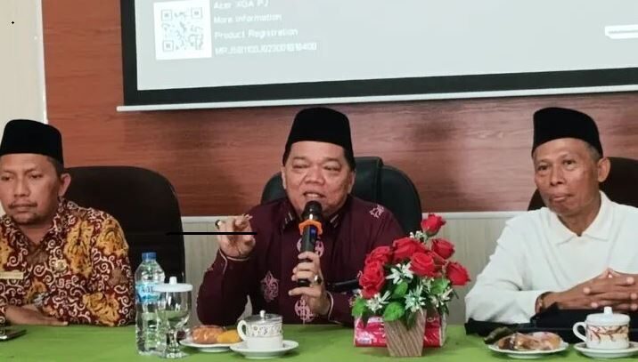 Kakan Kemenag Kota Sawahlunto, Dedi Wandra Tekankan Guru, Sukseskan Kurikulum Keminangkabauan 1 ARAHAN—Kakan Kemenag Dedi Wandra saat berikan arahan pada kegiatan kemarin untuk meningatkan para guru menyukseskan kurikulum kemeningkabauan.