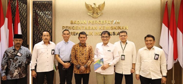 BERSAMA—
Bupati Solok Jon Firman Pandu bersama Badan Percepatan Pengentasan Kemiskinan (BP Taskin) Republik Indonesia.