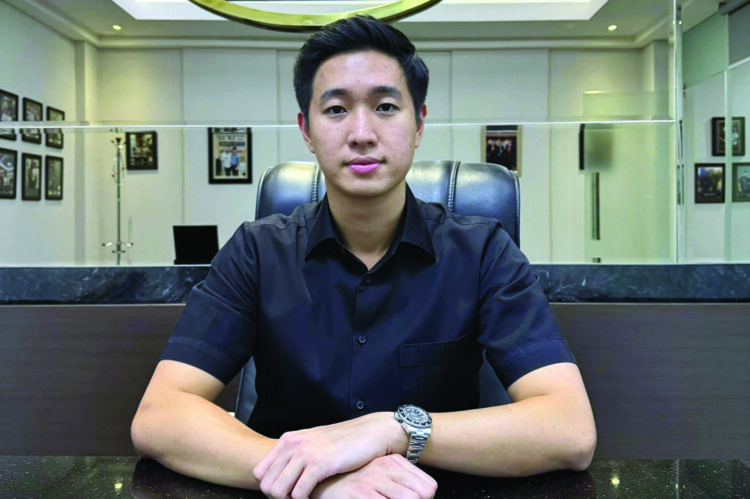 Jawa Pos Nilai Klaim Nany Widjaja soal PT DNP Tidak Berdasar dan Menyesatkan 1 MENANGGAPI— Kuasa hukum Jawa Pos Daniel Julian Tangkau menanggapi klaim kepemilikan saham PT Dharma Nyata Press (DNP) yang disampaikan oleh pihak Nany Widjaja.