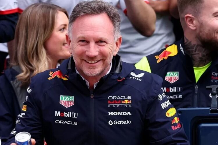 Christian Horner Dipecat Red Bull, Nasib Max Verstappen Jadi Sorotan 1 RESMI BERPISAH— Christian Horner tinggalkan Oracle Red Bull Racing setelah 20 tahun bersama tim.