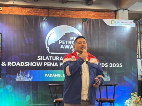 Terus Perkuat Hubungan Strategis, Elnusa Petrofin Ajak Insan Pers Sukseskan Pena Petrofin Awards 2025 1 SOSIALISASI— Manager Corporate Communication & Relations PT Elnusa Petrofin, Putiarsa Bagus Wibowo, saat mensosialisasikan Pena Petrofin Awards 2025, yang dihadiri puluhan jurnalis Sumbar, Kamis (17/7).