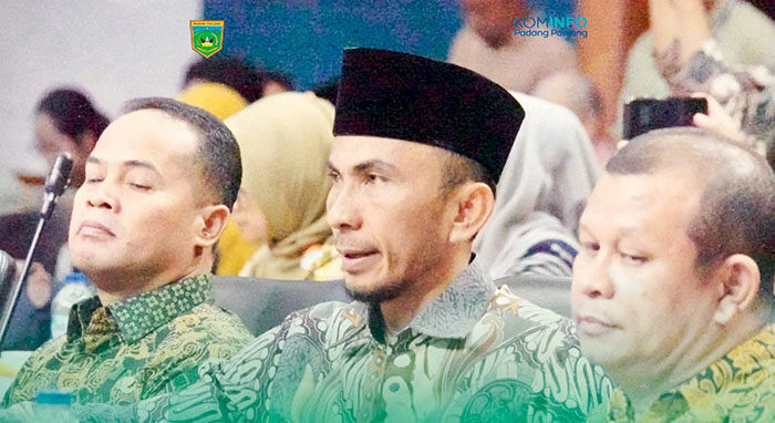 Konsentrasi pada Pertumbuhan Ekonomi Inklusif dan Berkelanjutan, Wako Hendri Arnis: Bangun Daerah Melalui Praktik Terbaik Nasional 1 Wakil Walikota Padangpanjang Allex Saputra Ekspos Visi Pembangunan Ekonomi Padangpanjang di Sarasehan Ekonomi Sumatera Barat 2025 di Aula Anggun Nan Tongga, Kantor Perwakilan Bank Indonesia (BI) Provinsi Sumbar, Kamis (24/7).