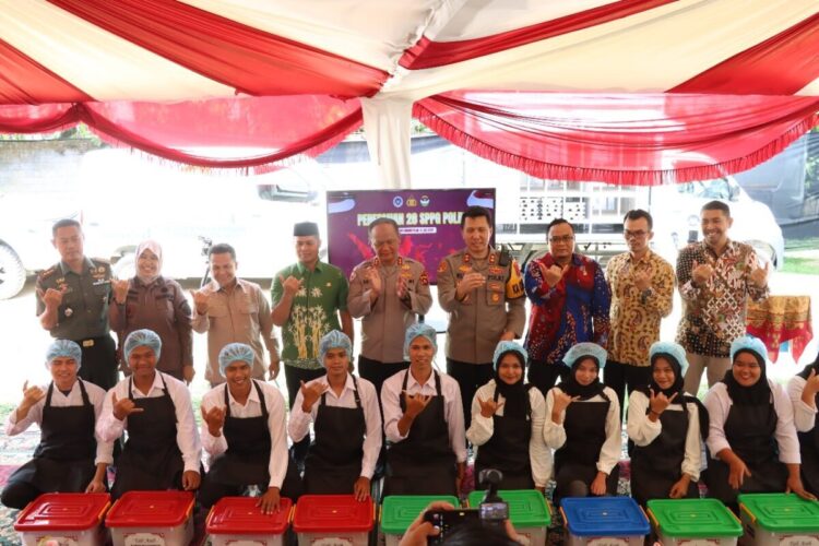 2 Gedung SPPG Polda Sumbar Resmi Beroperasi di Sujunjung, Layani 7.487 Siswa Penerima Program Makan Bergizi Gratis 1 10803967 d901 4f84 8f1a a1316ec68aef