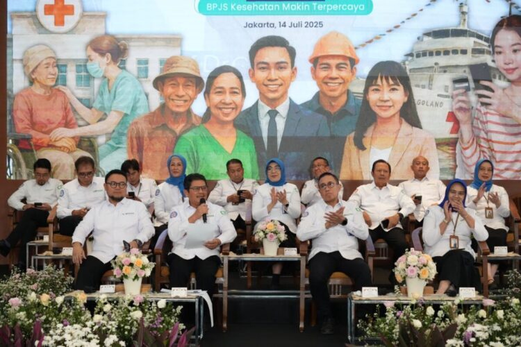 Kepesertaan JKN Mencapai 278,1 Juta, Berikut Upaya BPJS Kesehatan Menjangkau Layanan Masyarakat di Pedalaman 1 Direktur Utama BPJS Kesehatan, Ghufron Mukti dalam kegiatan Public Expose: Pengelolaan Program dan Keuangan BPJS Kesehatan Tahun 2024, Senin (14/7). Foto: Dokumentasi BPJS Cabang Padang