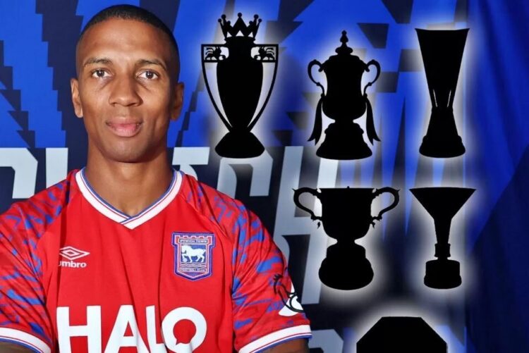 Ashley Young Resmi Bergabung Bersama Elkan Baggott, Siap Perkuat Ipswich Town di EFL Championship 2025/2026 1 Ashley Young