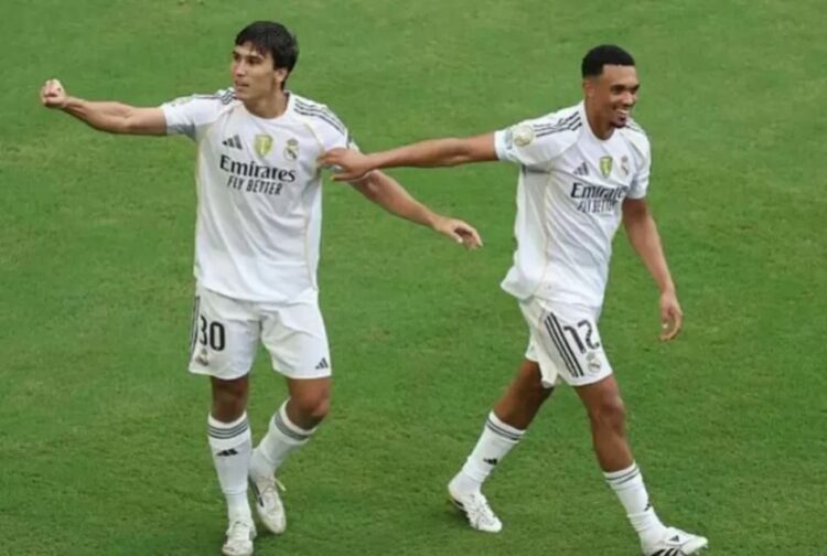 Assist Perdana Trent Alexander-Arnold, Gonzalo Garcia Antar Real Madrid ke Perempat Final Piala Dunia Antarklub 2025 1 KOLABORASI— Kolaborasi Gonzalo Garcia dan Trent Alexander-Arnold membawa Real Madrid mengalahkan Juventus dengan skor 1-0, dan membawa El-Real ke babak perempat final Piala Dunia Antarklub 2025.