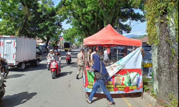 Jualan di Trotoar, Giliran PKL Kototangah Ditertibkan 1 4 11