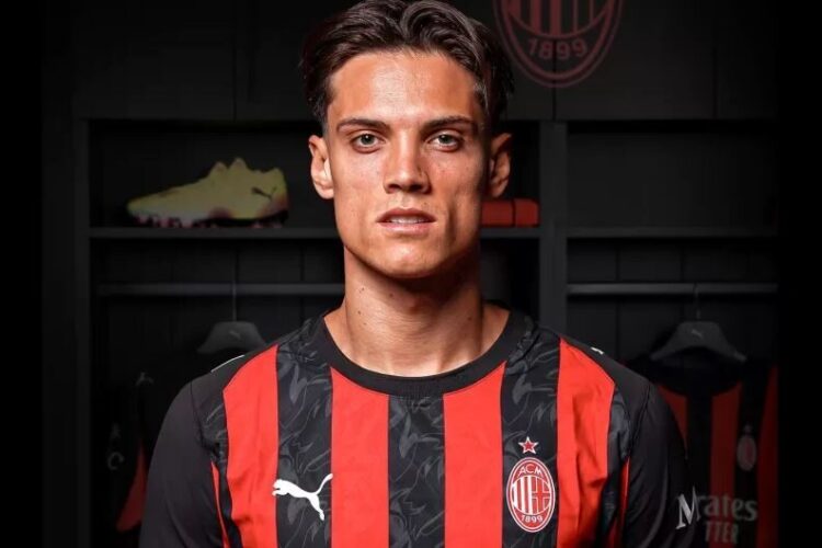 AC Milan Resmi Umumkan Kedatangan Samuele Ricci dari Torino 1 PEMAIN ANYAR— Pemain anyar AC Milan Samuele Ricci.