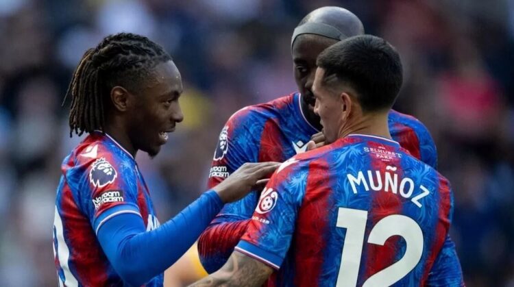Mikel Arteta Belum Puas!, Arsenal Siap Datangkan Eberechi Eze 1 PEMAIN TERBAIK— Tiga pemain terbaik Crystal Palace, Jean-Philippe Mateta, Daniel Munoz, dan Eberechi Eze (kiri).