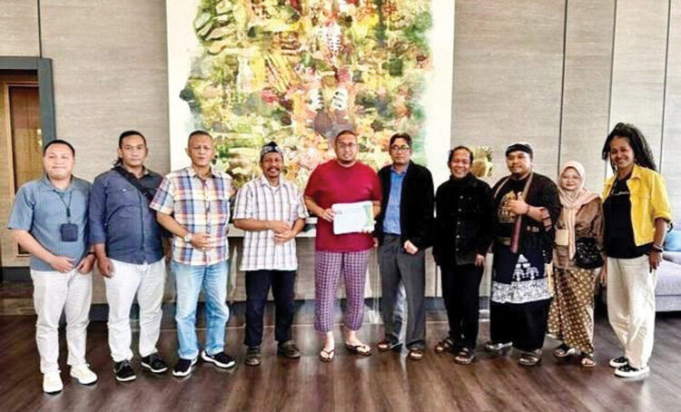 Andre Rosiade Serap Keluhan Warga soal Pengelolaan Wisata Candi Borobudur 1 PENGELOLAAN WISATA CANDI BOROBUDUR— Wakil Ketua Komisi VI DPR RI Andre Rosiade berkunjung dan bertemu dengan perwakilan warga kawasan Borobudur serta pelaku usaha lokal yang terdampak oleh kebijakan pengelolaan wisata Candi Borobudur, Magelang, Jawa Tengah.