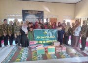 Anjangsana ke Panti Asuhan Meriahkan Hari Bhakti Adhyaksa, Kejari Pesisir Selatan Serankan Bantuan