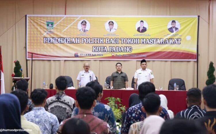 M Iqra Chissa Putra (Wakil Ketua DPRD Provinsi Sumbar), Tokoh Masyarakat Didorong jadi Agen Edukasi Politik 1 BIMTEK—Wakil Ketua DPRD Sumbar saat membuka kegiatan Bimbingan Teknis (Bimtek) Pendidikan Politik bagi Tokoh Masyarakat Kota Padang.
