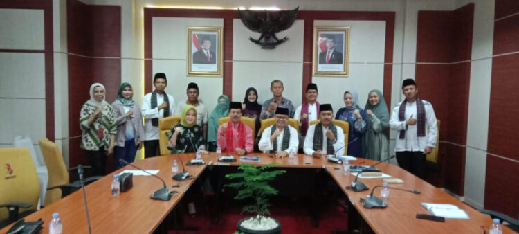 Kota Solok Luncurkan RTLH Mandiri, Sinergi Pemerintah, Pengusaha, dan Masyarakat untuk Rumah Layak 1 RTLH MANDIRI— Disperkim Kota Solok meluncurkan program RTLH Mandiri sebagai inovasi sosial berbasis kolaborasi antara pemerintah, pelaku usaha, dan masyarakat.