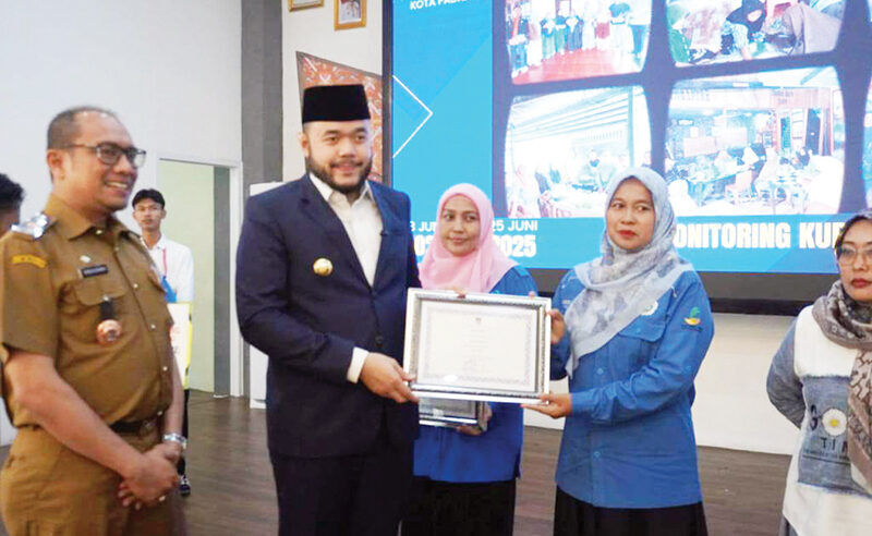 Dinsos Kota Padang Graduasi 250 KPM PKH