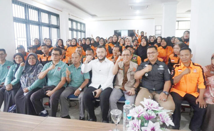 Gencarkan Aksi Sosial dan Peduli Lingkungan, Wako Apresiasi KSB Padang Timur 1 PERTEMUAN KSB— Wali Kota Padang, Fadly Amran, mengapresiasi kekompakan KSB Padang Timur, saat kegiatan pertemuan rutin KSB di Aula Kecamatan Padang Timur, Sabtu (26/7).
