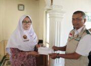 Hadir untuk Rakyat, PLN Berikan Beasiswa Pada Siswa Berprestasi di Bukittinggi