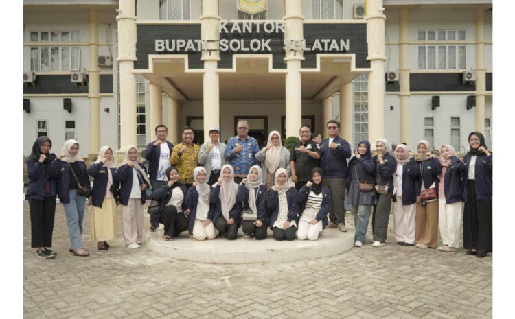 SAMBUT—Pemerintah Kabupaten Solok Selatan menyambut  810 orang mahasiswa Universitas Baiturahmah (Unbrah) untuk melaksanakan Kuliah Kerja Nyata - University Social Responsibility (KKN-USR).