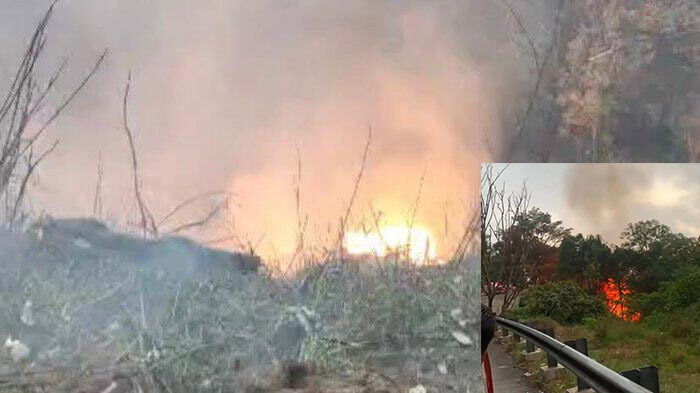 Ngeri!, Truk Terjun ke Jurang Sitinjau Lauik lalu Terbakar, 2 Orang Terluka dan Dilarikan ke Rumah Sakit, Proses Evakuasi Terkendala Medan yang Terjal 1 TERBAKAR DI JURANG— Truk masuk jurang di Kelok Banto, Sitinjau Lauik, Kelurahan Indarung, Kecamatan Lubuk Kilangan.