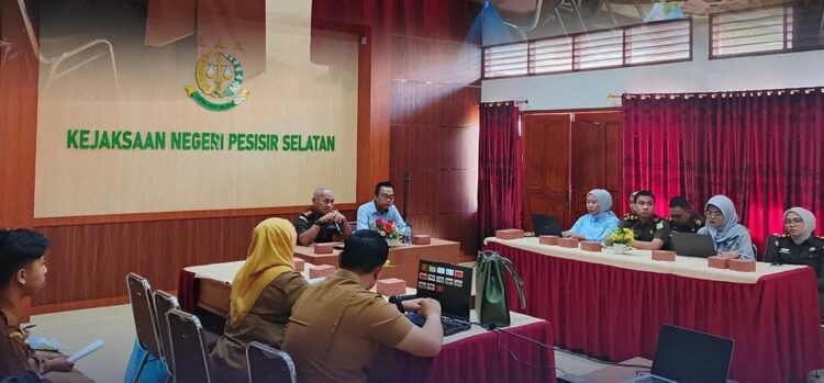 Kejari Pessel Ekspos Legal Assistance Dinas Pekerjaan Umum dan Tata Ruang 1 EKSPOS—Kejari Pessel Ekpose Legal Assistance Dinas Pekerjaan Umum dan Tata Ruang, Selasa (8/7).