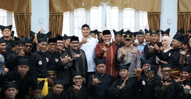 Hadiri Pelantikan Pengurus IPSI, Ketua DPRD Sumbar Dukung Pelestarian Budaya Minangkabau dan Prestasi Pencak Silat 1 PELANTIKAN—Ketua DPRD Provinsi Sumatera Barat (Sumbar), Muhidi, menghadiri pelantikan Ketua dan Pengurus Provinsi Ikatan Pencak Silat Indonesia (IPSI) Sumbar.
