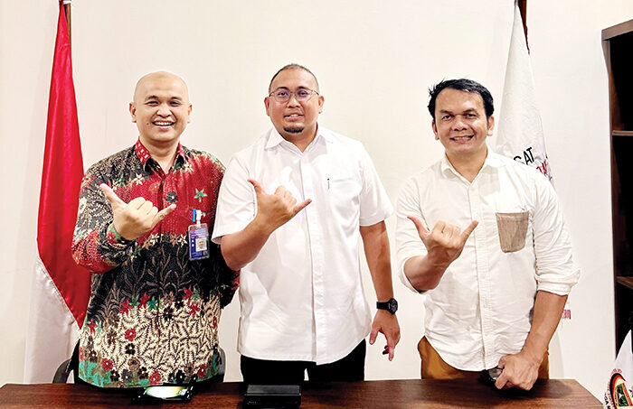 Ketum Andre Rosiade Pastikan IKM Bantu Renovasi Dua Asrama Milik Pemprov di Yogyakarta 1 RENOVASI ASRAMA— Ketua Umum DPP IKM Andre Rosiade menyatakan IKM akan membantu memperbaiki atau merenovasi dua asrama mahasiswa dan mahasiswi asal minang di Daerah Istimewa Yogyakarta (DIY).