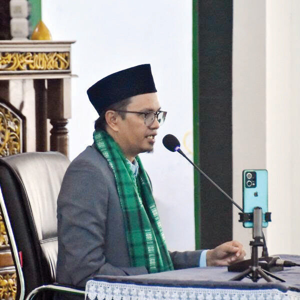 Korpri Agam Gelar Wirid Mingguan, Angkat Tema Hijrah Dalam Konteks Kekinian 1 WIRID MINGGUAN— Korps Pegawai Republik Indonesia (Korpri) Kabupaten Agam kembali menggelar wirid mingguan Jumat (11/7), di Masjid Agung Nurul Falah, Lubuk Basung.