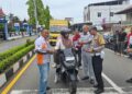 Libatkan Klub Motor di Painan, Satlantas Polres Pessel Bagikan Brosur Keselamatan Berlalu Lintas 10 Libatkan Klub Motor di Painan, Satlantas Polres Pessel Bagikan Brosur Keselamatan Berlalu Lintas
