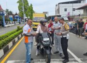 Libatkan Klub Motor di Painan, Satlantas Polres Pessel Bagikan Brosur Keselamatan Berlalu Lintas