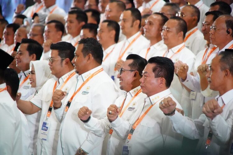 Mendagri Resmi Kukuhkan Dewan Pengurus Apkasi Periode 2025-2030 1 PENGUKUHAN—Bupati Tanahdatar Eka Putra hadiri pengukuhan Dewan Pengurus Asosiasi Pemerintah Kabupaten Seluruh Indonesia (Apkasi) Periode 2025-2030, di Hotel Grand Sahid Jaya (GSY), Jakarta Pusat, Kamis (17/7).