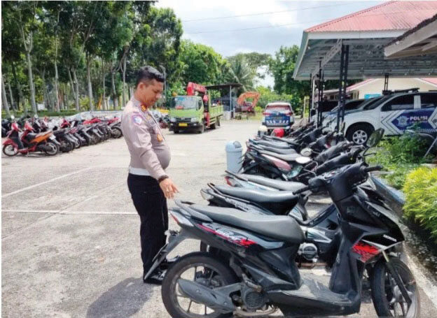 Polres Agam Tilang 151 Kendaraan Selama Operasi Patuh Singgalang, Pelanggar Didominasi Pelajar 1 PELANGGAR LALIN— Polres Agam menilang sebanyak 151 kendaraan yang melanggar aturan lalu lintas selama Operasi Patuh Singgalang pada 14-27 Juli 2025 dan didominasi usia pelajar sekitar 75 persen.