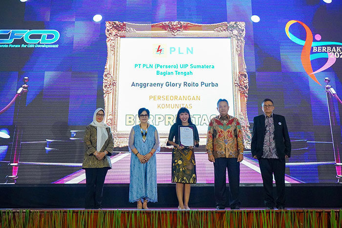 Ajang Perempuan Berbakti 2025, Srikandi PLN UIP Sumbagteng Raih Predikat Perempuan Berprestasi & Platinum 1 BEPRESTASI—Srikandi PT PLN UIP Sumbagteng menorehkan prestasi membanggakan dalam ajang nasional Perempuan Berbakti 2025.