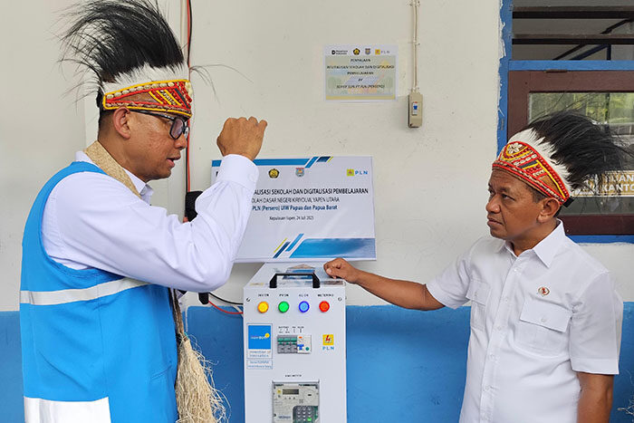 Program Lisdes Kementerian ESDM Percepat Pemerataan Akses Listrik PLN di Papua 1 LISDES—Program Listrik Desa (Lisdes) Kementerian ESDM bersama PT PLN untuk mempercepat pemerataan akses listrik di daerah tertinggal.