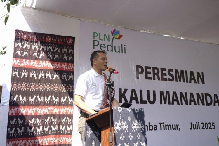 Dari Sampah jadi Sekolah, Kontribusi PLN untuk Anak-Anak Sumba di Hari Anak Nasional 1 PERESMIAN—Executive Vice President Komunikasi Korporat dan TJSL PLN, Gregorius Adi Trianto saat peresmian gedung baru Taman Kanak-Kanak (TK) Negeri Kalu Manandang.