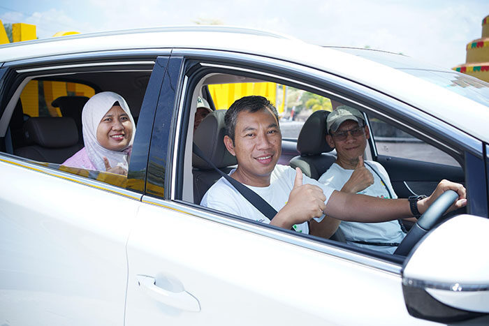 Melaju Tanpa Emisi Dimulai dari Kantor, PLN Ajak Pegawai jadi Agen Perubahan 1 EV DRIVEāPT PLN (Persero) UIP Sumbagteng menggelar kegiatan EV Drive untuk kampanye internal kendaraan listrik berbasis baterai (KBLBB).