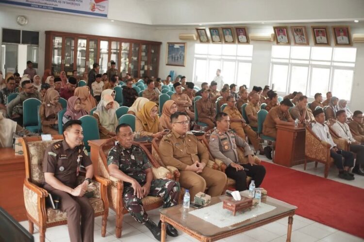 Tanah Datar Siap Dukung Program 80.000 Koperasi Merah Putih 1 Pemda bersama jajaran saat zoom meeting terkait koperasi merah putih. chandra antoni
