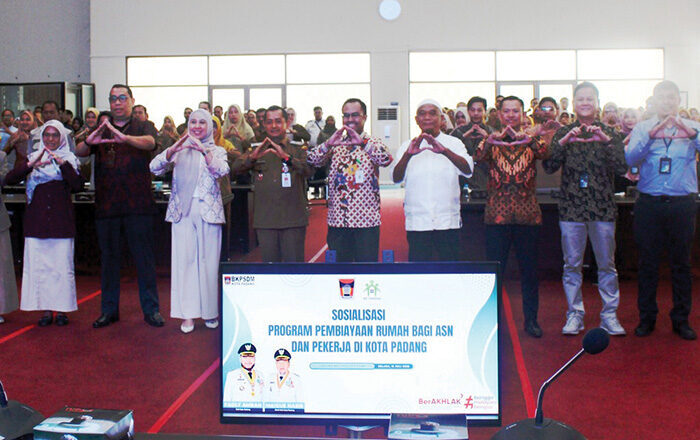 Gaji Pas-Pasan Bukan Halangan Punya Rumah Layak, BP Tapera-Pemko Permudah Akses Pembiayaan Rumah ASN dan Pekerja 1 PROGRAM PEMBIAYAAN RUMAH— BP Tapera bersama Pemko Padang menggelar Sosialisasi Program Pembiayaan Rumah Bagi ASN dan Pekerja di Ruang Bagindo Aziz Chan, Balai Kota Padang, Aie Pacah, Selasa (15/7).