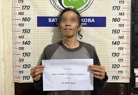 Tergiur Untung Besar, Petani Nekat Bisnis ‘Haram’ 1 PENGEDAR— Pelaku AD (43) yang terlibat peredaran sabu ditangkap Tim Satresnarkoba Polres Payakumbuh.