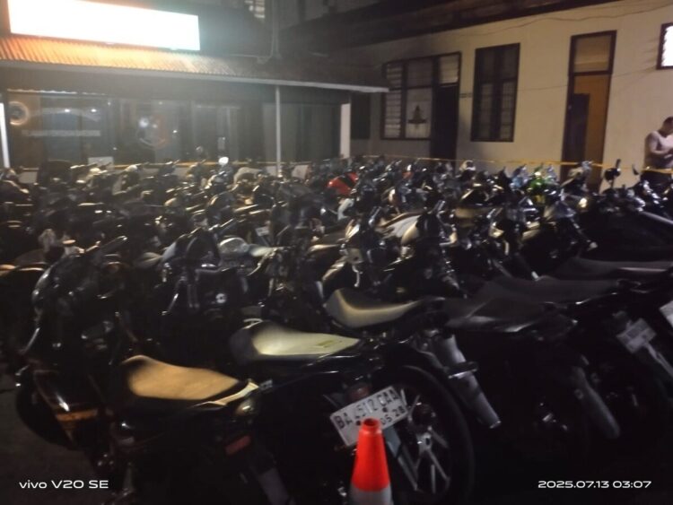 Polres Payakumbuh Amankan Puluhan Sepeda Motor Terindikasi Balap Liar 1 AMANKAN SEPEDA MOTOR—Sejumlah Barang Bukti (BB) kendaraan roda dua diamankan di Mapolres Payakumbuh.