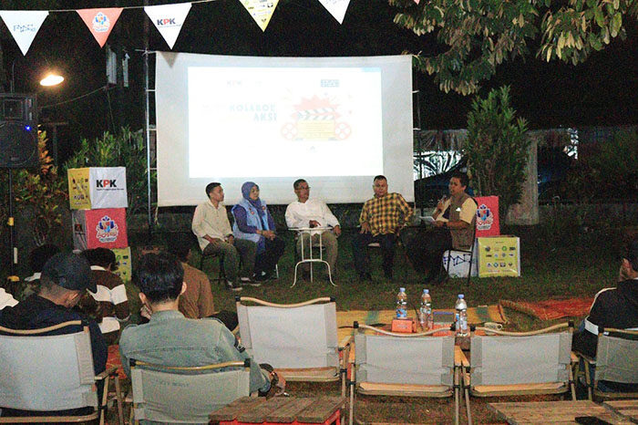Pentingnya Peran Generasi Muda Membangun Budaya Antikorupsi 1 NARASUMBER—Sekretaris Daerah Kota Payakumbuh, Rida Ananda, menjadi narasumber pada acara Anti-Corruption Film Festival (ACFFest) Movie Day 2025 yang digelar Minggu (6/7/) di Warung Sentosa Abadi, Kelurahan Tiakar, Kota Payakumbuh.